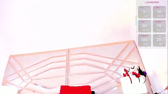 sophie-newton online show from January 8, 6:01 pm