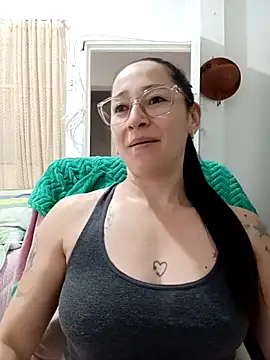 emilypoppy3 online show from June 10, 9:13 pm