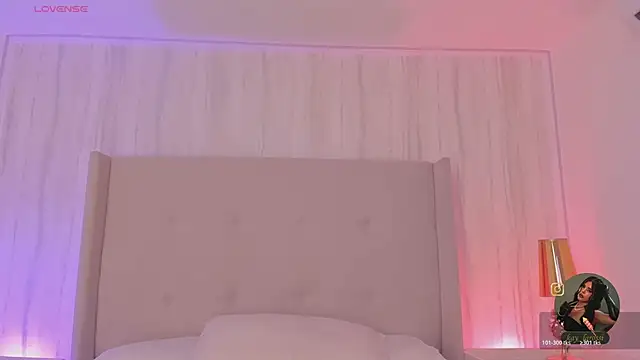 kaylarossi online show from April 7, 8:11 pm