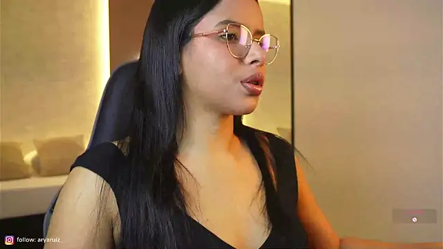 Snapshot of arya_ruizz chatting on October 15, 12:52 pm arya ruizz online show from October 15, 12:52 pm