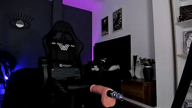 Raven Witch  online show from September 12, 10:28 pm