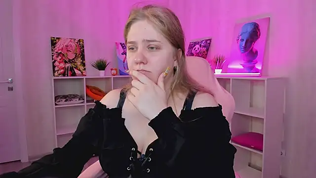 Megan Violer online show from June 30, 5:23 pm