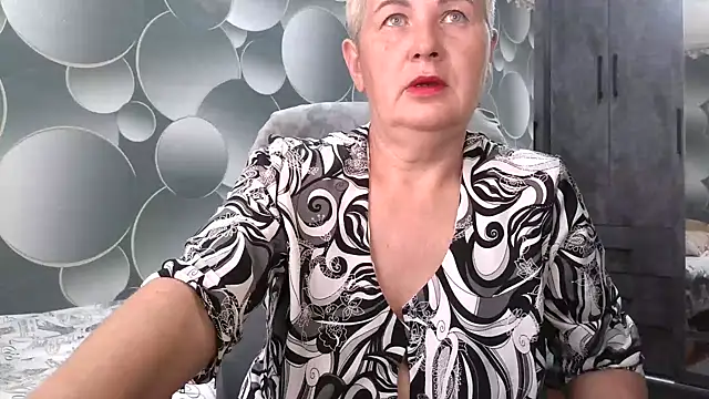 Snapshot of NicoleOlla chatting on October 11, 3:00 am NicoleOlla online show from October 11, 3:00 am