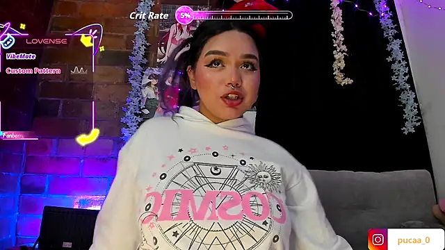 Snapshot of Pucaa_ chatting on October 6, 1:33 am Pucaa online show from October 6, 1:33 am