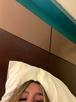 missvalen online show from October 11, 12:48 am