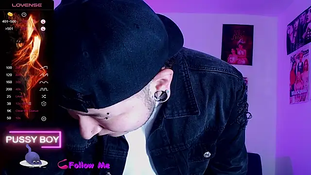 Snapshot of princeFtm chatting on September 29, 5:29 pm princeFtm online show from September 29, 5:29 pm