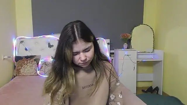 TinaRedly online show from April 23, 6:54 am