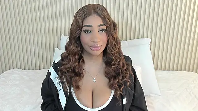 charlottebrowns  online show from April 20, 12:19 pm