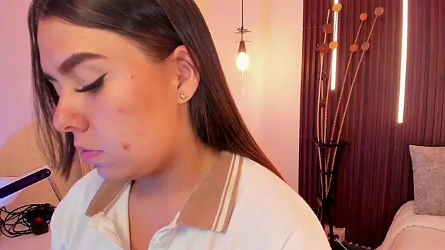 ArianaBaker online show from April 16, 8:41 pm