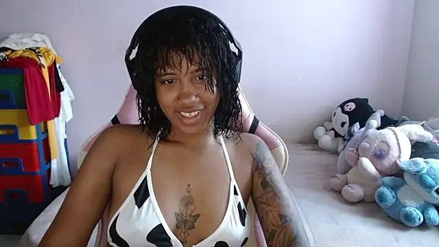 Snapshot of TiffanyRoouse chatting on October 5, 9:53 pm TiffanyRoouse online show from October 5, 9:53 pm