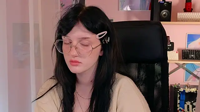 ELLIEJAY online show from September 14, 8:18 pm