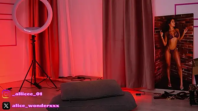 VanessaSimon online show from February 3, 6:51 am