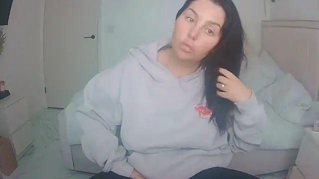 magical mia online show from March 31, 1:22 pm