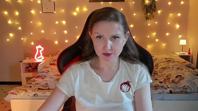 desperatehousewife   online show from June 8, 1:28 am