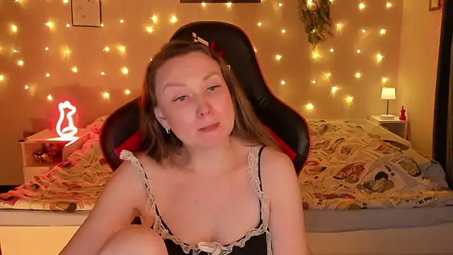 desperatehousewife   online show from June 28, 9:10 pm