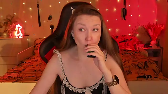 desperatehousewife   online show from October 10, 6:02 pm