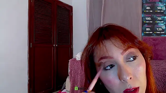 Snapshot of lanaturner_ chatting on October 15, 8:28 am lanaturner online show from October 15, 8:28 am