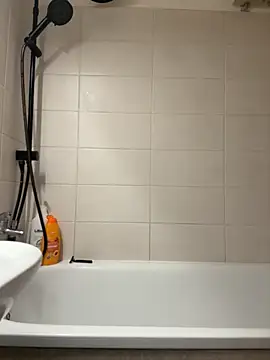 czruz online show from December 4, 10:50 am