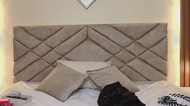 Raquel jones online show from April 1, 1:41 pm