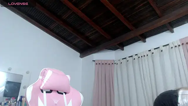 Snapshot of milk_cow_ chatting on October 14, 7:00 am milk cow  online show from October 14, 7:00 am