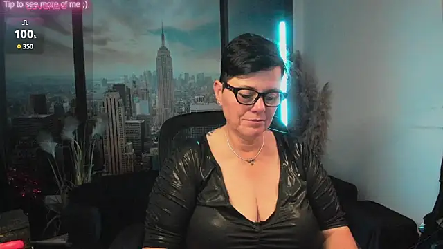 Snapshot of ninarandmann chatting on September 12, 7:43 pm ninarandmann online show from September 12, 7:43 pm