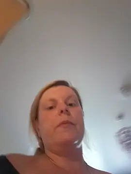 pinkieMilfPUSY online show from June 23, 7:56 pm