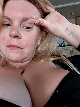 pinkieMilfPUSY online show from June 2, 11:11 am