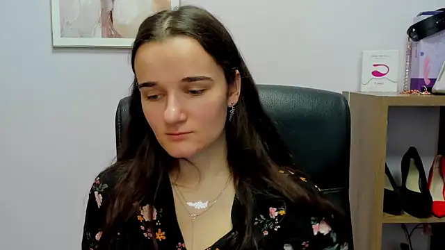 KateDelight online show from November 29, 7:45 am