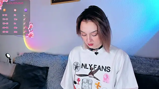  ccrystaa  online show from October 9, 7:01 am