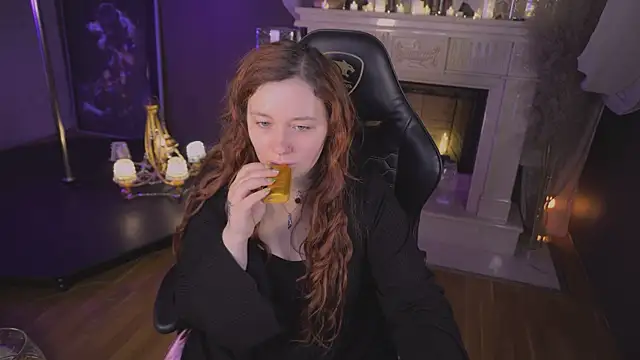 carolina elf online show from November 25, 1:57 pm