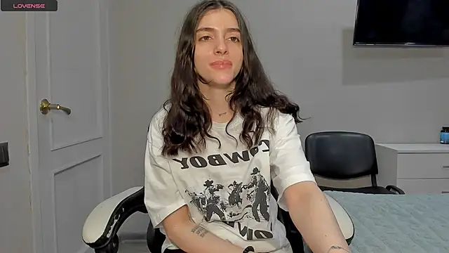 broosnica1 online show from December 16, 9:26 am