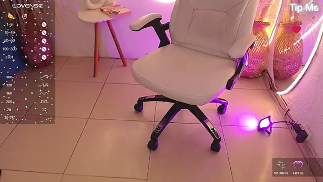 ViolettaHotLatin  online show from March 15, 1:24 pm