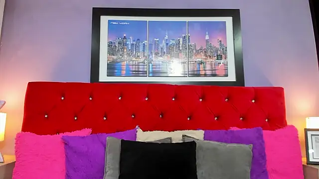 KatieGomez online show from March 18, 8:03 pm