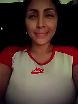Snapshot of tiffani__love chatting on September 18, 2:21 am tiffani love online show from September 18, 2:21 am
