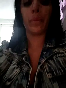 tiffani  love online show from November 28, 9:07 pm