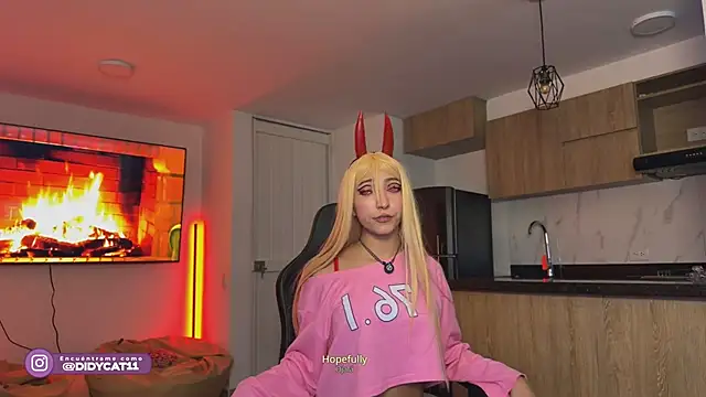 MarianaBranzz online show from April 3, 5:11 pm