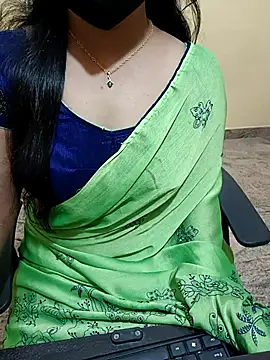 Snapshot of Nithya_05 chatting on September 18, 5:28 am Nithya 05 online show from September 18, 5:28 am