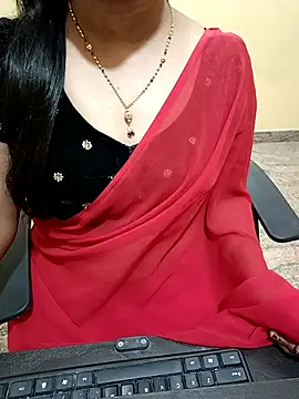 Snapshot of Nithya_05 chatting on October 19, 7:21 am Nithya 05 online show from October 19, 7:21 am