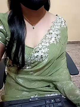 Snapshot of Nithya_05 chatting on October 15, 5:21 am Nithya 05 online show from October 15, 5:21 am