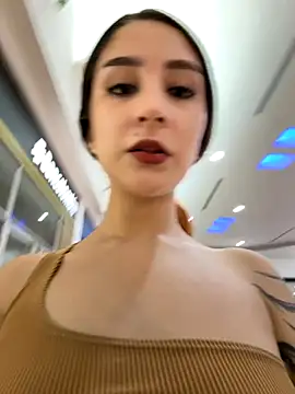 Snapshot of Mon_Cherry chatting on October 7, 12:48 am Mon Cherry online show from October 7, 12:48 am