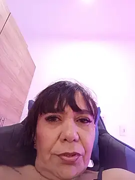 Deiisy Queen online show from March 25, 9:50 pm