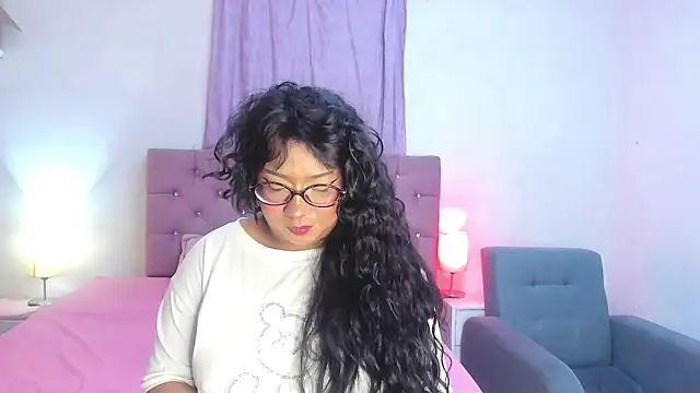 Latinabombsheell online show from June 12, 6:49 pm