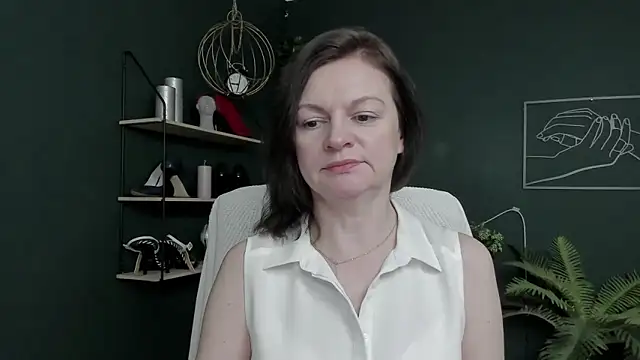 VivianWILD online show from April 17, 6:37 am