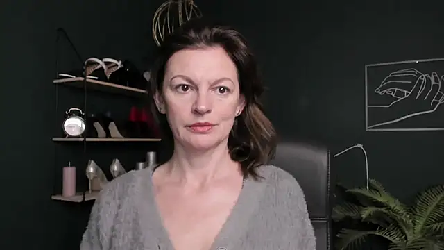 VivianWILD online show from October 24, 6:42 am