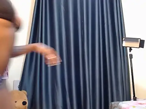 TeenieReeny online show from March 29, 9:41 am