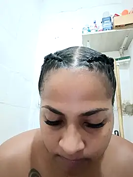 Snapshot of Giselabrunette25 chatting on September 23, 10:46 am Giselabrunette25 online show from September 23, 10:46 am