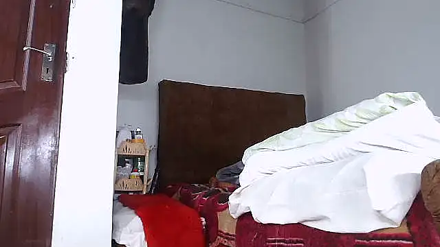 shoshortyy online show from June 22, 5:04 am