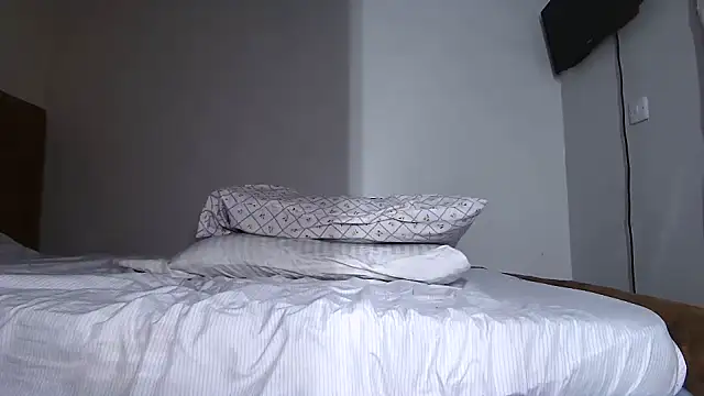 shoshortyy online show from November 6, 11:43 pm