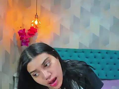 LindaBreeS online show from November 14, 10:10 pm