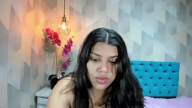 LindaBreeS online show from May 27, 1:30 pm